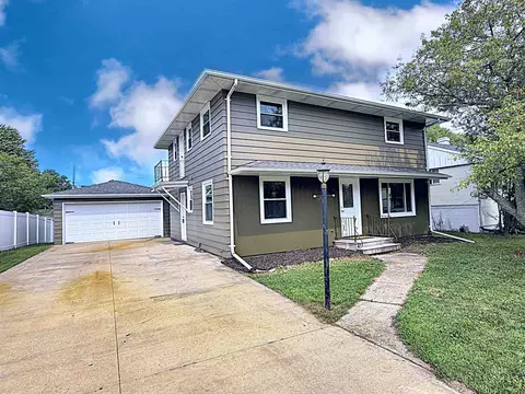 516 W 10th St, Kaukauna, WI 54130
