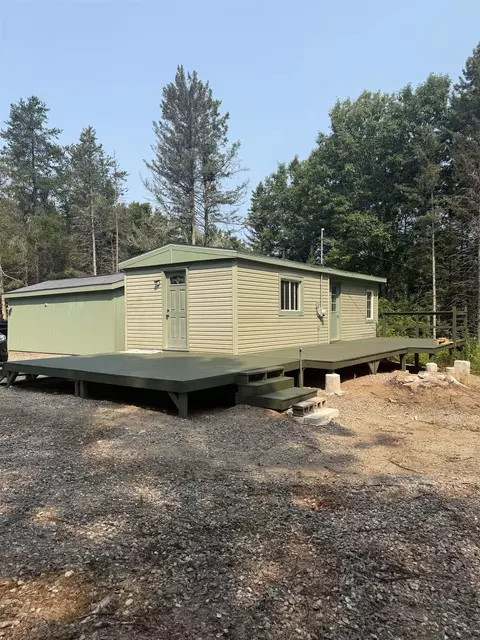 445 Kus Rd, Armstrong Creek, WI 54103
