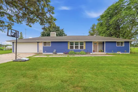 884 E Division St, Fond Du Lac, WI 54935