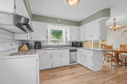 Kitchen - 423 E Harrison St, Appleton, WI 54915 photo 2 of 3