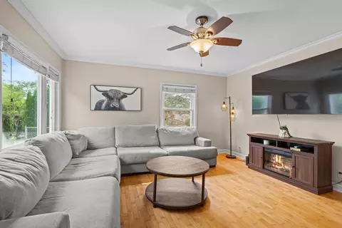 Living - 423 E Harrison St, Appleton, WI 54915 photo 2 of 2