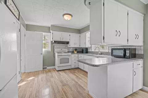 Kitchen - 423 E Harrison St, Appleton, WI 54915 photo 1 of 3