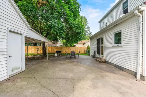 Exterior - 423 E Harrison St, Appleton, WI 54915 photo 4 of 13