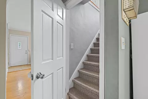 Entry Way - 423 E Harrison St, Appleton, WI 54915 photo 5 of 8
