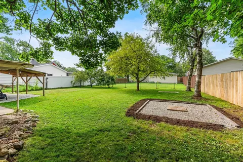 Exterior - 423 E Harrison St, Appleton, WI 54915 photo 8 of 13