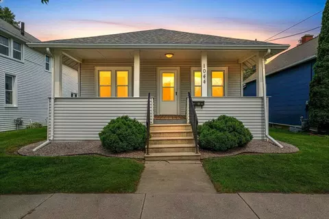 1044 Caroline St, Green Bay, WI 54303