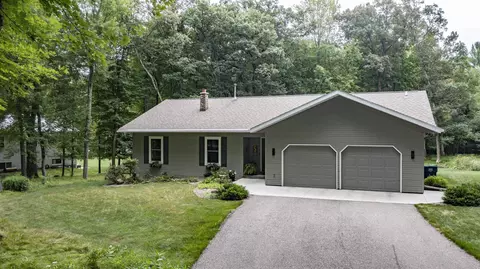 e1841 Melody Lane, Waupaca, WI 54981