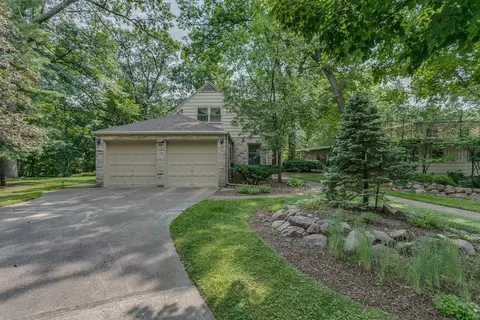 Exterior - 1520 Oakcrest Ct, Appleton, WI 54914 photo 3 of 13