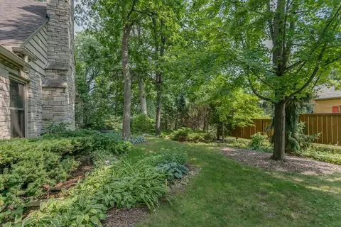 Exterior - 1520 Oakcrest Ct, Appleton, WI 54914 photo 13 of 13