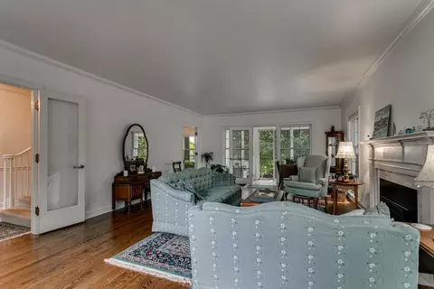 Living - 1520 Oakcrest Ct, Appleton, WI 54914 photo 3 of 4