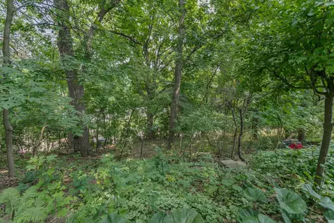 Exterior - 1520 Oakcrest Ct, Appleton, WI 54914 photo 12 of 13