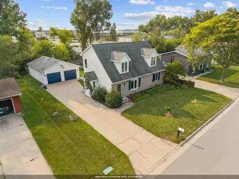 2345 Brantwood Dr, Neenah, WI 54956