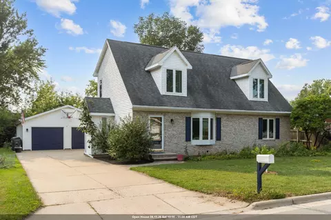 2345 Brantwood Dr, Neenah, WI 54956