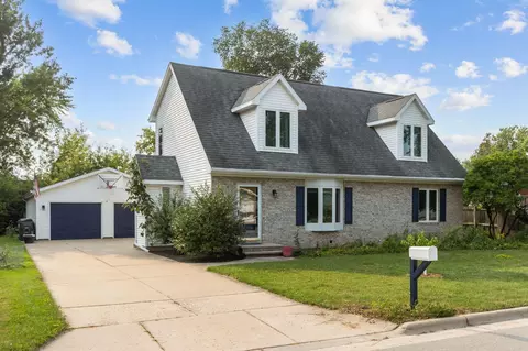 2345 Brantwood Dr, Neenah, WI 54956