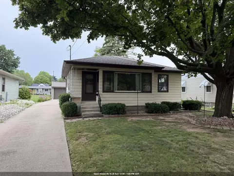 1909 Simpson St, Oshkosh, WI 54902