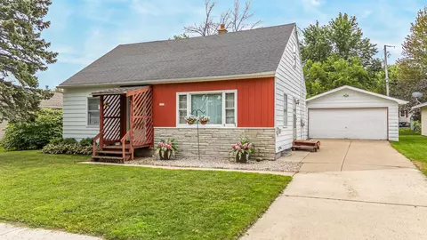 1303 Faust Ave, Oshkosh, WI 54902