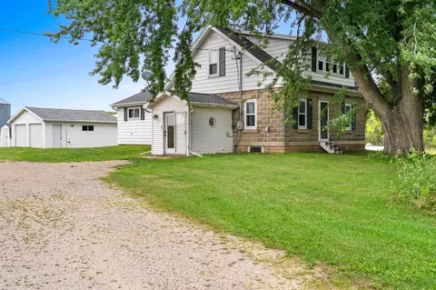 w10057 Baler Road, Hortonville, WI 54944