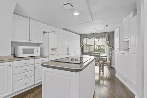 Kitchen - 4545 W Pine St #E, Appleton, WI 54914 photo 2 of 5