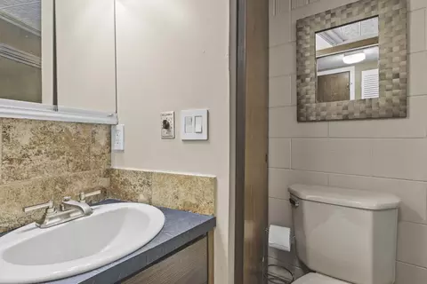 Bath - 4545 W Pine St #E, Appleton, WI 54914 photo 2 of 2