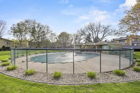 Exterior - 4545 W Pine St #E, Appleton, WI 54914 photo 6 of 7
