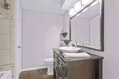 Bath - 4545 W Pine St #E, Appleton, WI 54914 photo 1 of 2