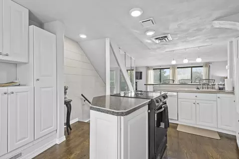 Kitchen - 4545 W Pine St #E, Appleton, WI 54914 photo 4 of 5