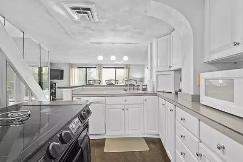 Kitchen - 4545 W Pine St #E, Appleton, WI 54914 photo 5 of 5