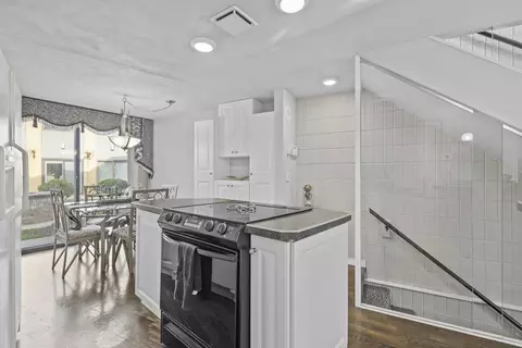 Kitchen - 4545 W Pine St #E, Appleton, WI 54914 photo 3 of 5