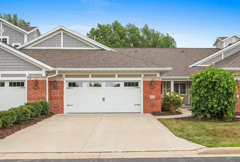 2617 Bay Harbor Cir #2, Green Bay, WI 54304