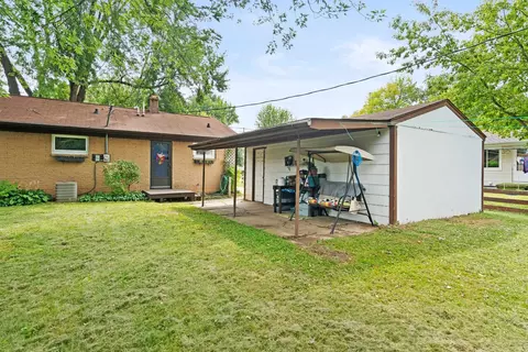 Exterior - 1818 E College Ave, Appleton, WI 54915 photo 6 of 10