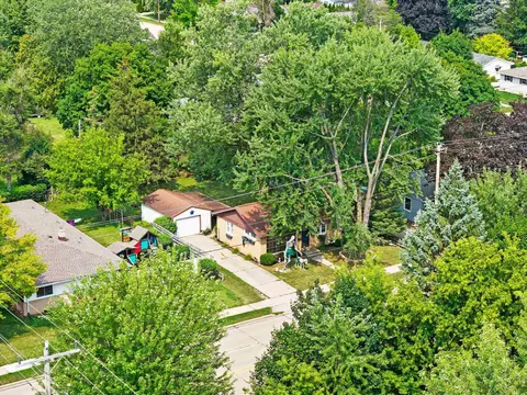 View/Area - 1818 E College Ave, Appleton, WI 54915 photo 3 of 8