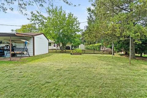 Exterior - 1818 E College Ave, Appleton, WI 54915 photo 7 of 10