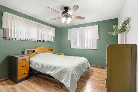 Bedroom - 1818 E College Ave, Appleton, WI 54915 photo 1 of 5