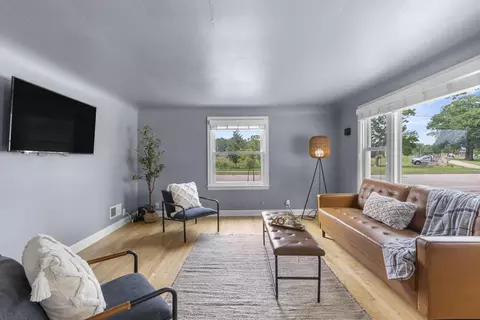 Living - 413 E Grant St, Appleton, WI 54911 photo 3 of 4