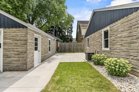 Exterior - 413 E Grant St, Appleton, WI 54911 photo 3 of 4