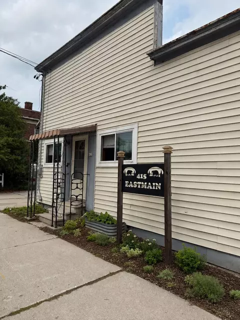 415 E Main St, Mishicot, WI 54228