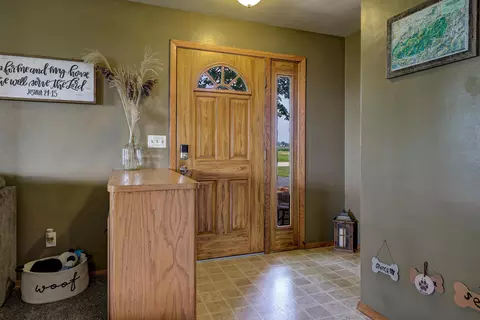Entry Way - n3610 County Road Ee, Appleton, WI 54913 photo 1 of 2