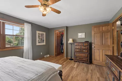 Bedroom - 33 Pheasant Ct, Appleton, WI 54915 photo 3 of 9