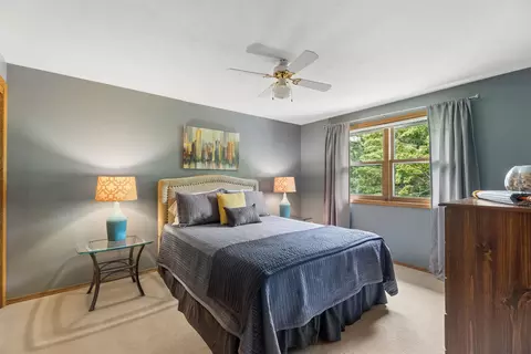 Bedroom - 33 Pheasant Ct, Appleton, WI 54915 photo 4 of 9