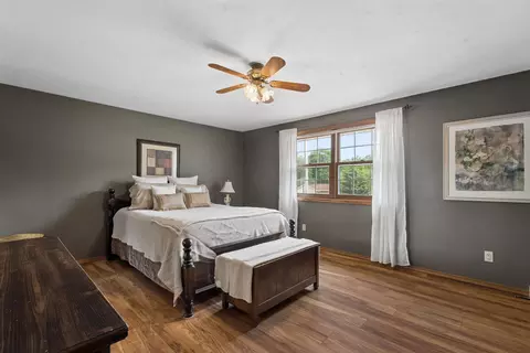 Bedroom - 33 Pheasant Ct, Appleton, WI 54915 photo 1 of 9