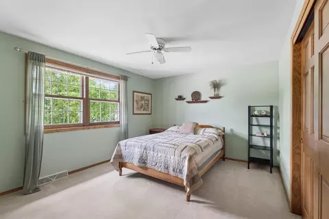 Bedroom - 33 Pheasant Ct, Appleton, WI 54915 photo 6 of 9