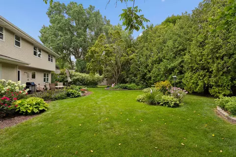 Exterior - 33 Pheasant Ct, Appleton, WI 54915 photo 6 of 7