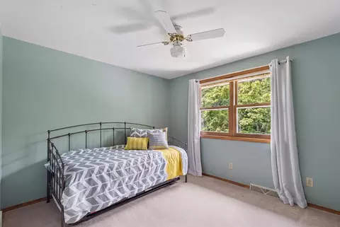 Bedroom - 33 Pheasant Ct, Appleton, WI 54915 photo 8 of 9