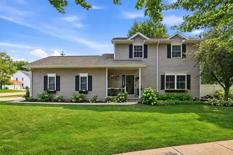1520 Wellington Dr, Oshkosh, WI 54904