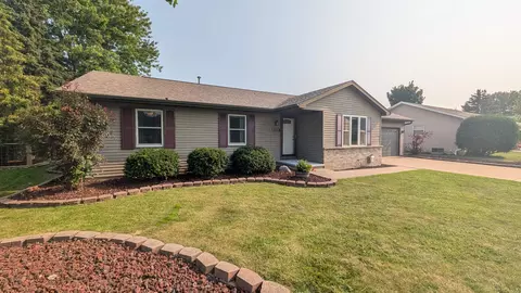 Exterior - 300 E James St, Appleton, WI 54915 photo 2 of 10