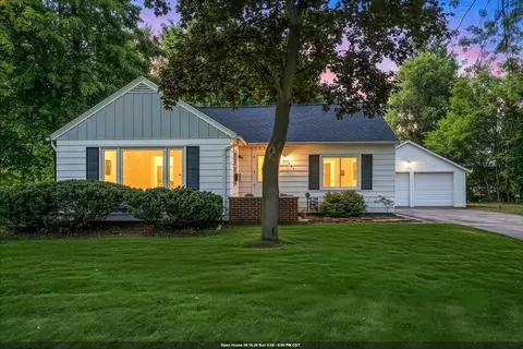 1565 Riverside Dr, Suamico, WI 54173