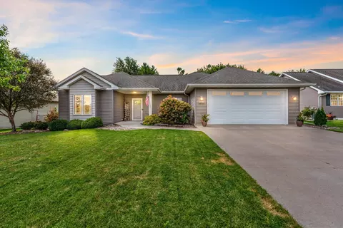 1951 Jacobsen Rd, Neenah, WI 54956