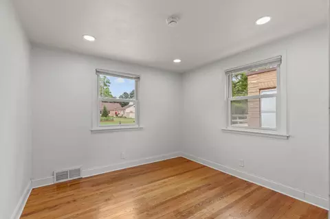 Bedroom - 1906 S Memorial Dr, Appleton, WI 54915 photo 2 of 2