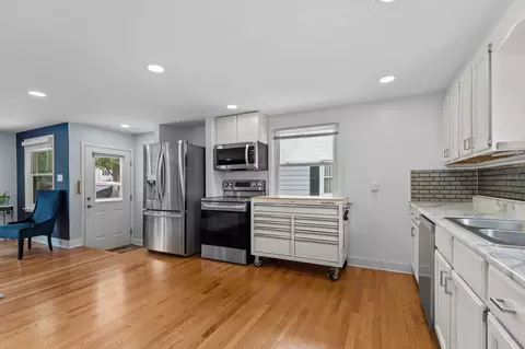 Kitchen - 1906 S Memorial Dr, Appleton, WI 54915 photo 2 of 2