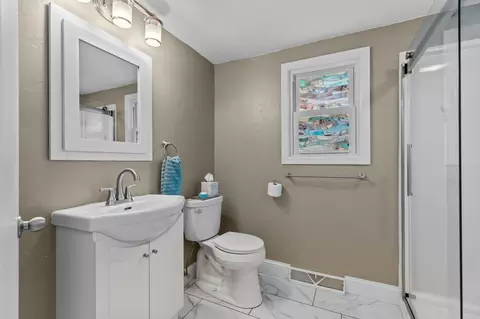 Bath - 1906 S Memorial Dr, Appleton, WI 54915 photo 2 of 3